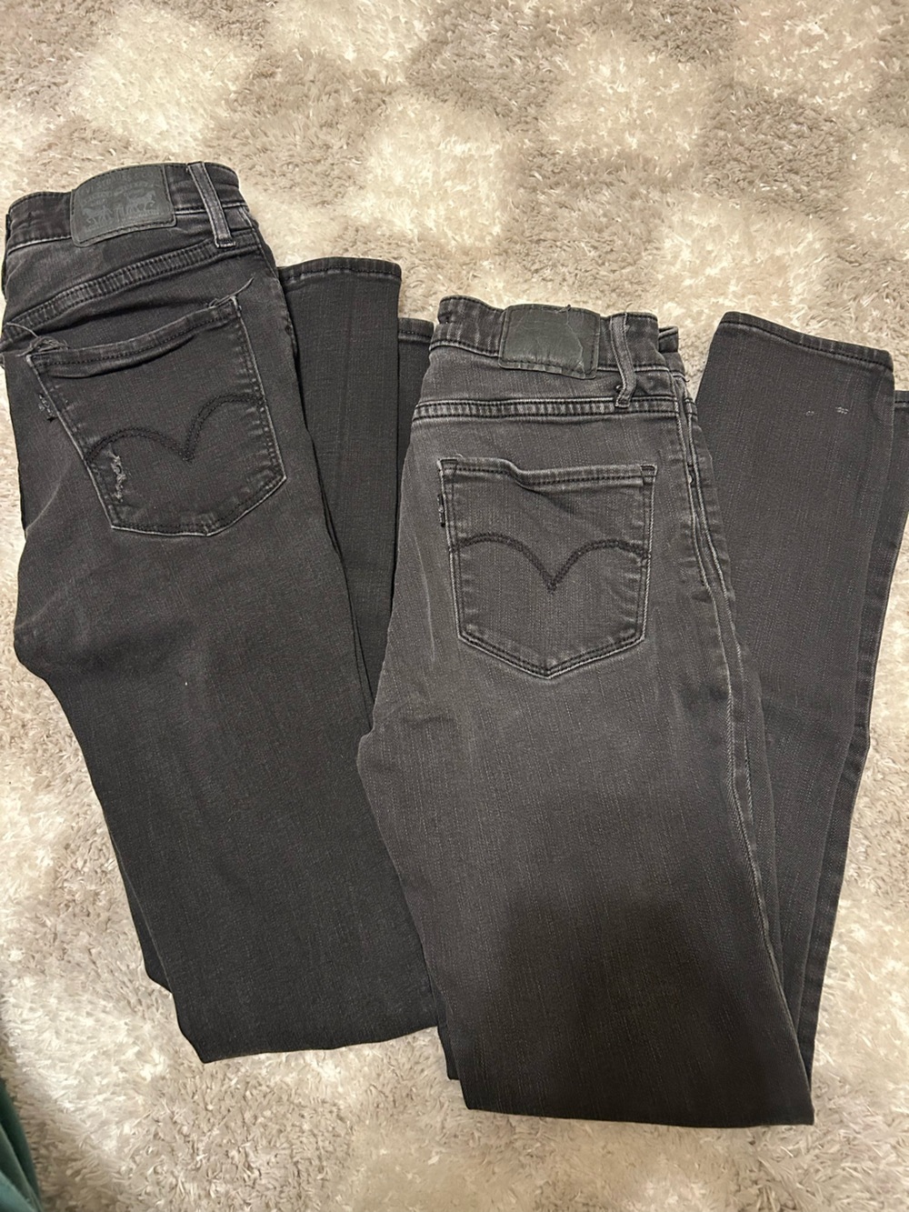 2 Pairs Levis